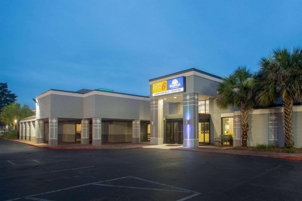 Days Inn by Wyndham Mobile I-65